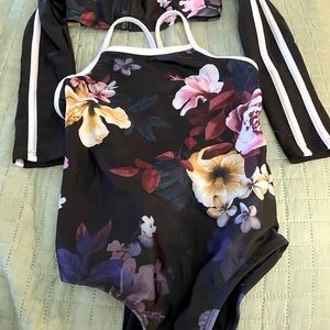 Girls bathing suit that has pool jacket for sun  Sz 6/6x